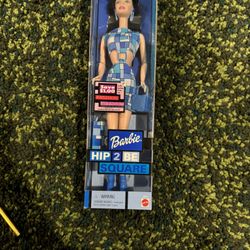 Hip 2 Be Square Brunette In Blue Barbie Doll #28315 unopened