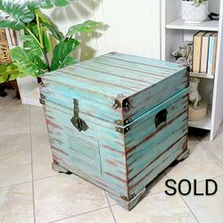 Decorative Trunk/ Storage/ Accent Table  20"x19"x19" , CASH ONLY, PICKUP ONLY -end table, side table, plant stand, sofa table