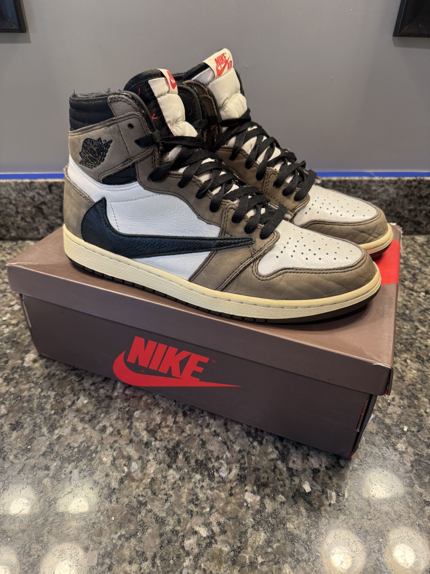 Travis Scott x Air Jordan 1 Retro High OG Mocha
