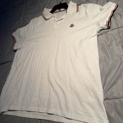Moncler tee Large🔥