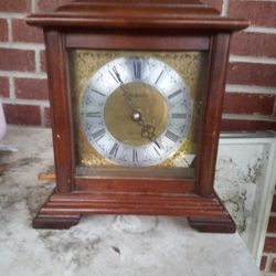 Howard Miller Dual Chime Clock