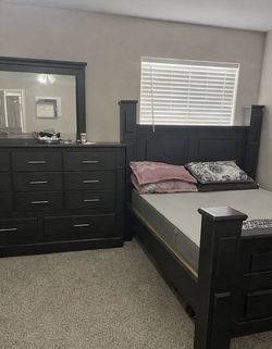 Queen Bed With Mattress