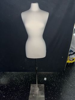Female Dress Form Mannequin, Adjustable Steel Stand