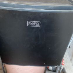 Mini Fridge 