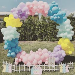 Easter Balloon Decor
