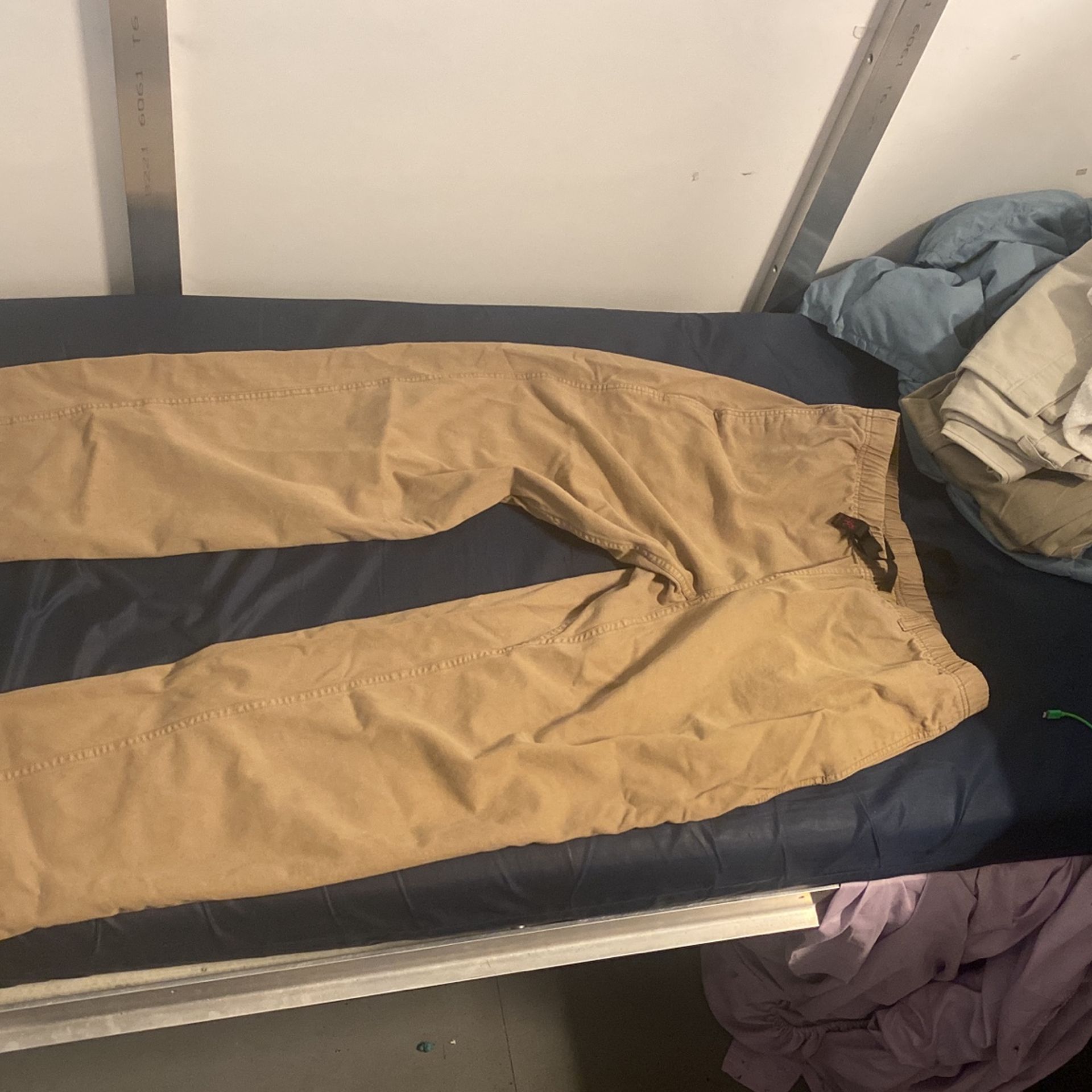 Gramicci Large 32 Length Jogger Pants 
