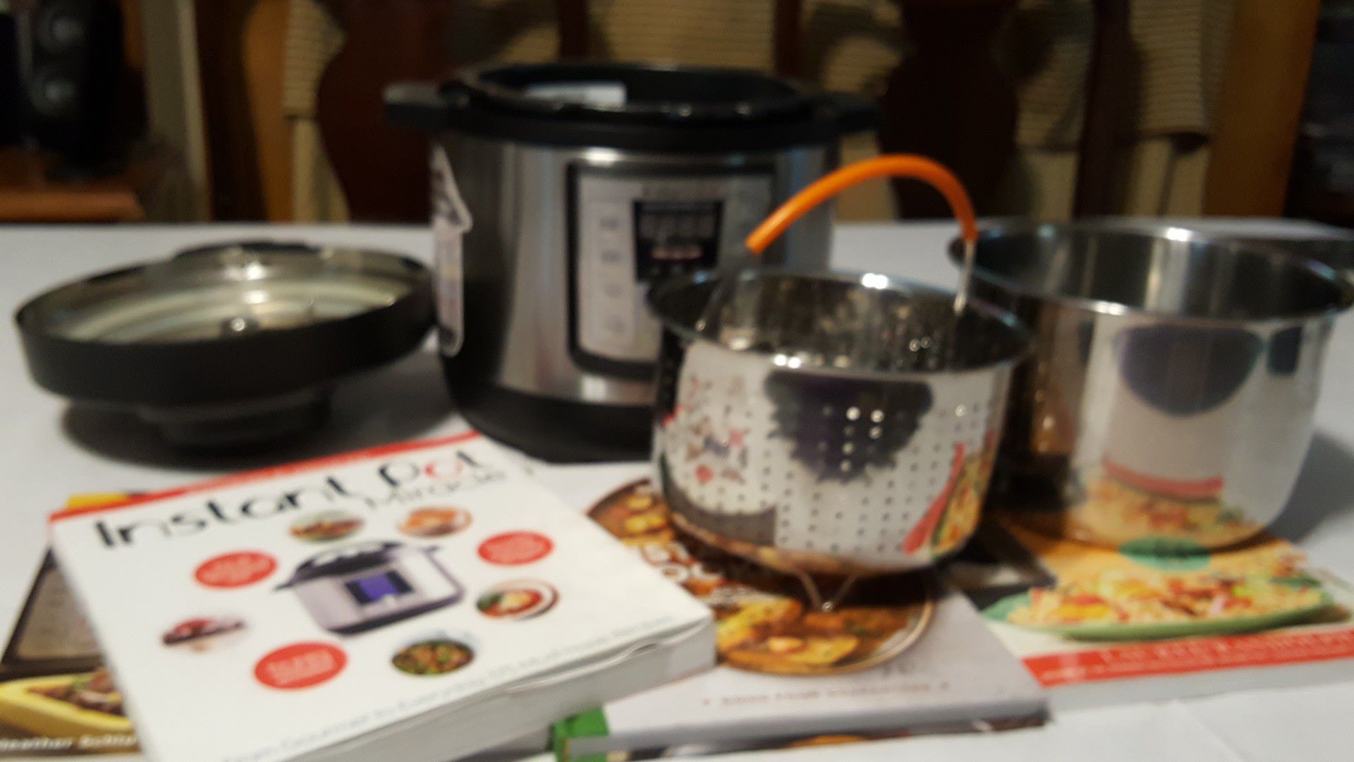 Instant Pot Lux Mini for Sale in Bethel, NC - OfferUp