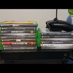 XBOX 0NE WITH CONTROLER &16 GAMES & Screen Monitor With It ..For Sale Asking $200 OBO Fairly New Xbox And Some Games