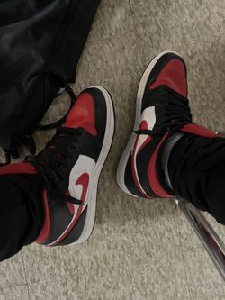 Jordan 1 Mid