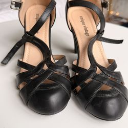 T-Strap Vintage Style Leather Heels 👠 Size 6