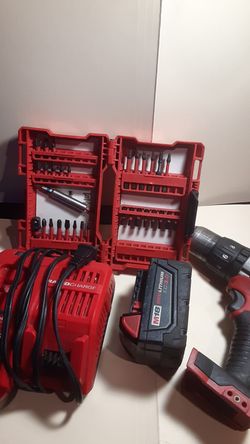 Milwaukee hammer drill M18 w / fast charger