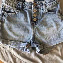 Shorts (8)