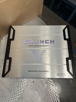 Crunch 4-Channel Bass amplifier w/ 1000Watts