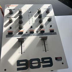 Roland dj-909 Mixer