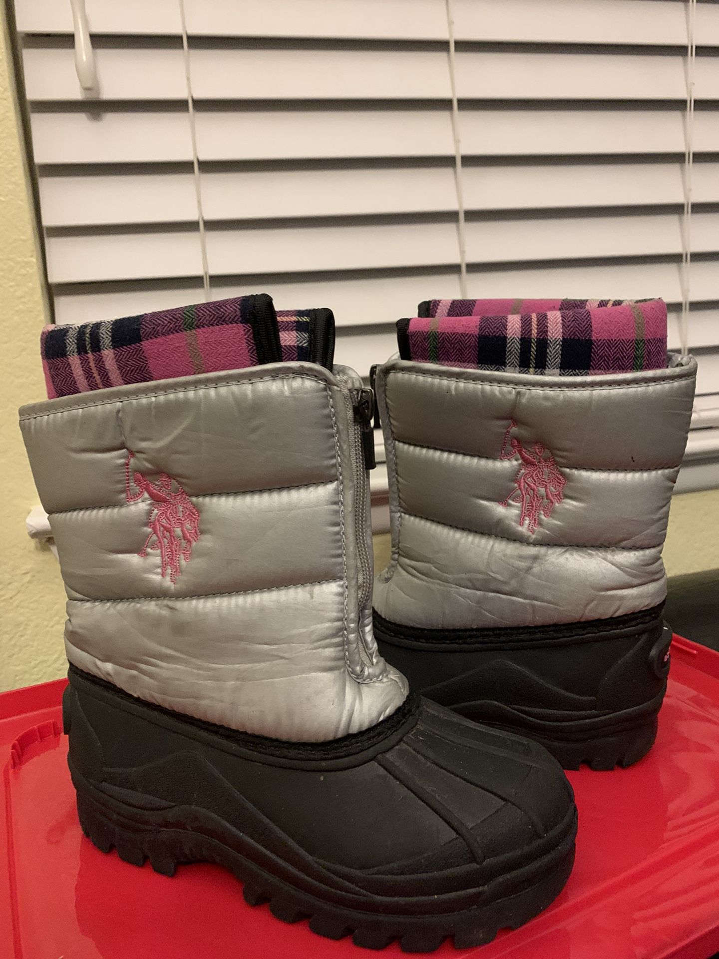 Snow boots for girls, size 13. $10 obo