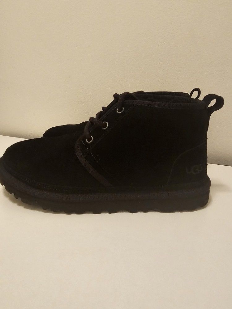 UGG Neumel Black Women's Size 8 - Like New