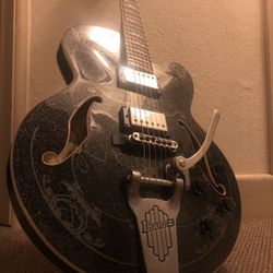 Hollowbody Ibanez 6 string Artcore Bigsby