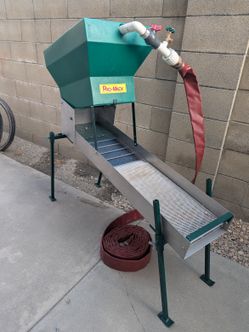 Keen Dry Washer and Pro-Mack Highbanker /  Power Sluce