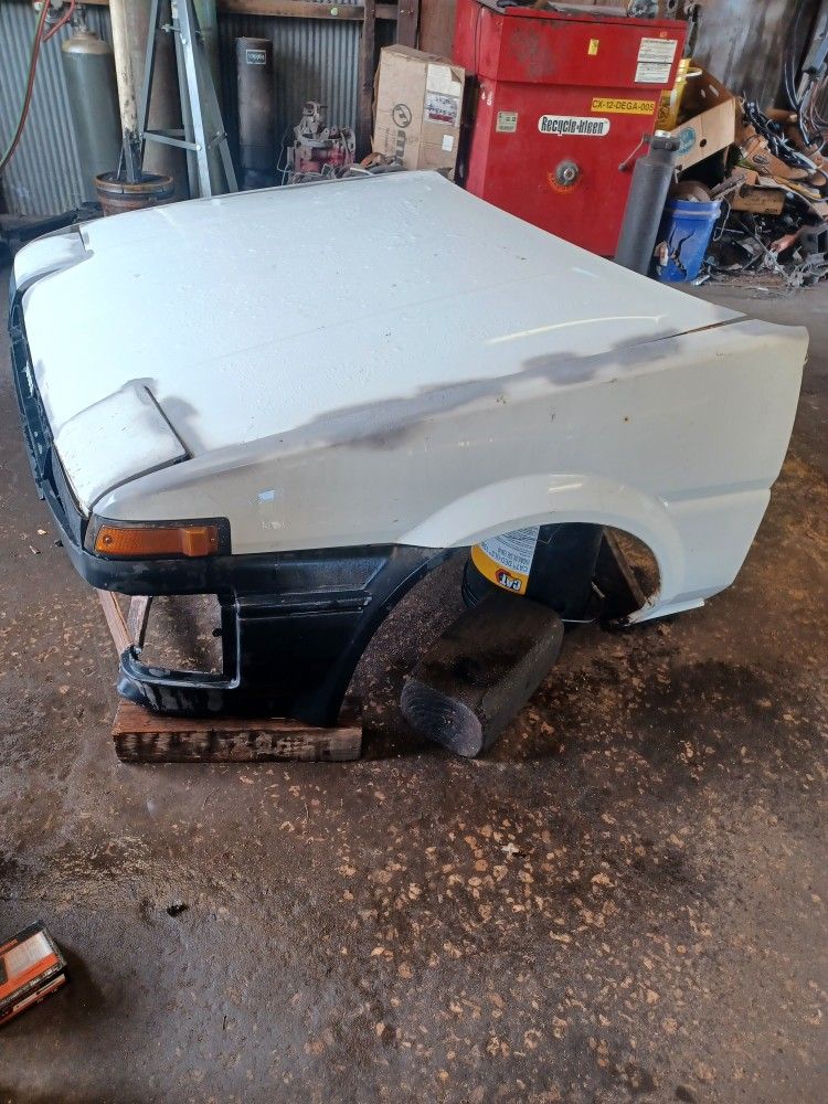 1986 Corolla/sapito Front Clip