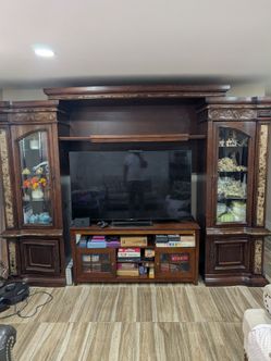 Entertainment center