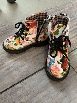 Girls Boots