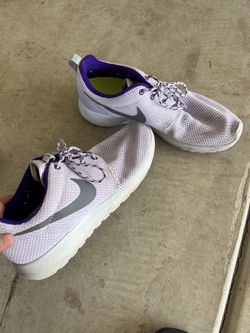 Nike Women’s Tennis Shoe