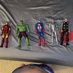 Avengers Figures Good For A Kids Gift Brand New