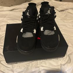 Jordan 4s “white Thunder” Size 13