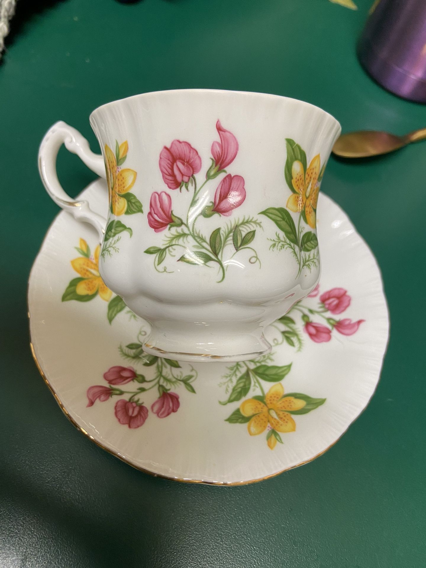 Paragon Fine Bone China Cup & Saucer by Appointment to Her Majesty Queen England