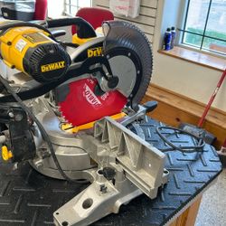 Dewalt Compound Miter Saw 