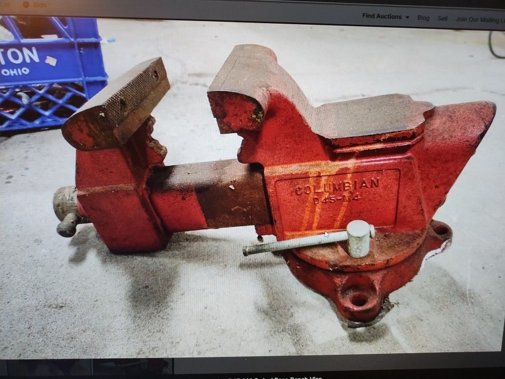 COLUMBIAN D45-M4 SWIVEL BASE BENCH VISE