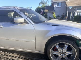 2005 Chrysler 300 parting out