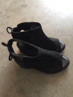 Justice girl black sandals size 4