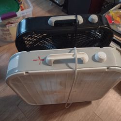 2 Box Fans