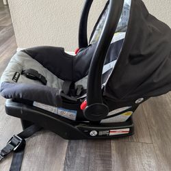 Graco Car Seat W/ Base 