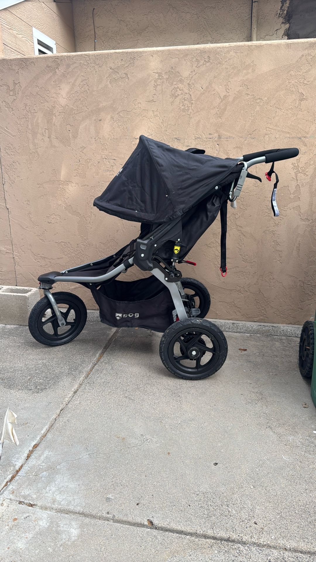 Like New BOB Revolution Stroller