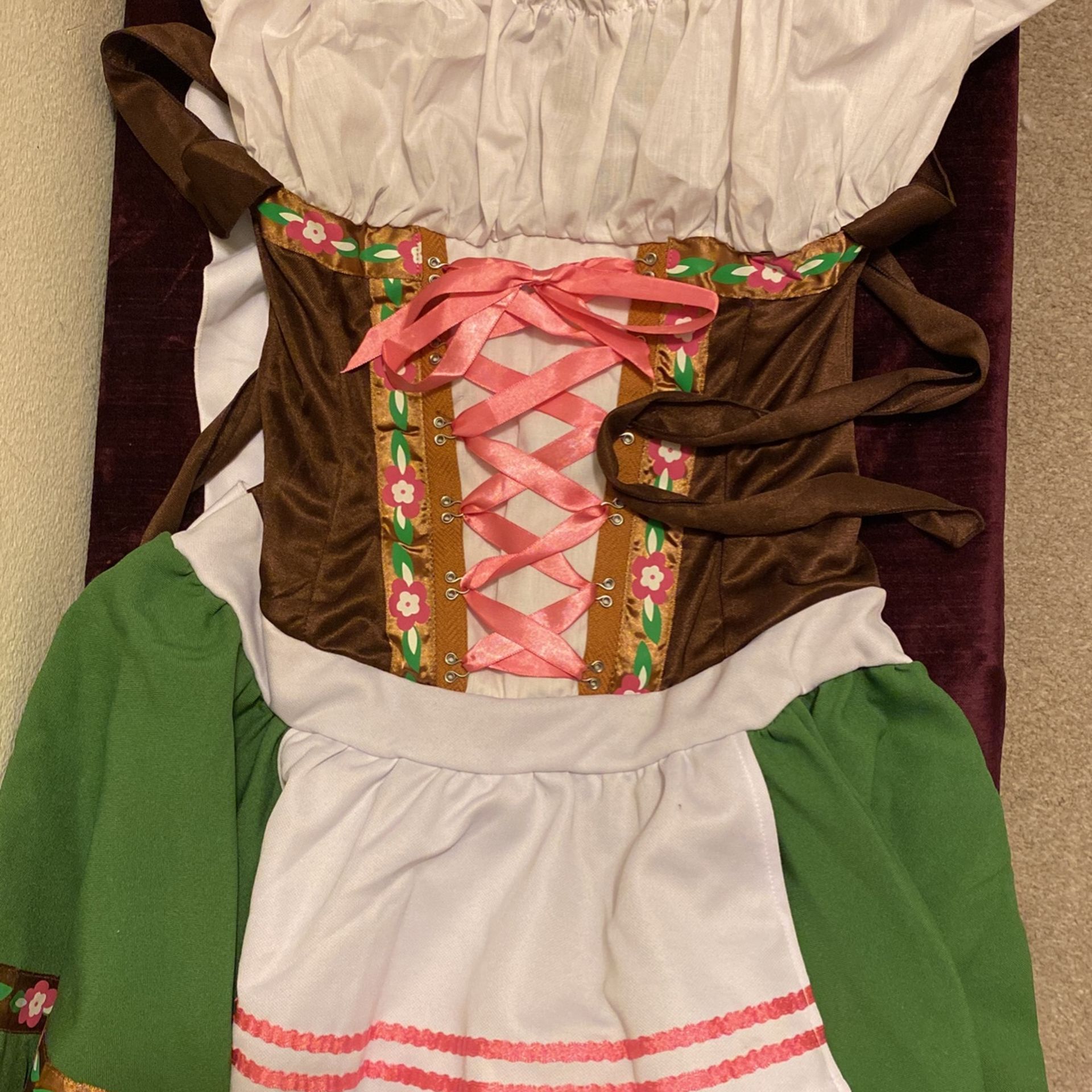 Leg Avenue Gretchen Sexy Beer Girl Costume W/ Beer Stein Purse Small
