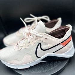 Must Go - Nike Legend Essential 2 -$40 -9w