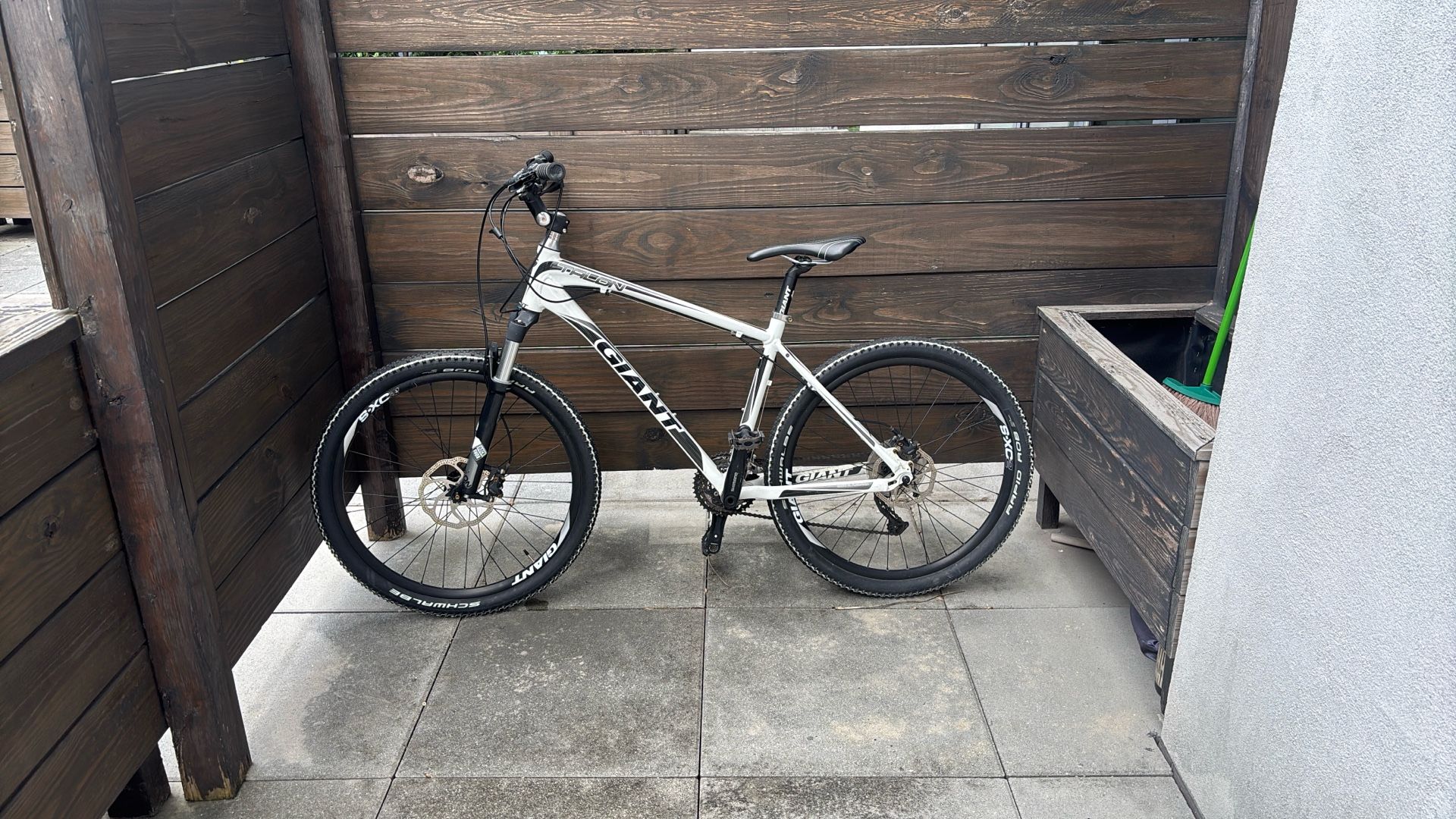 Giant White Mountain Bike