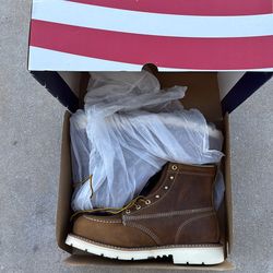 NIB thorogood steel toe boots