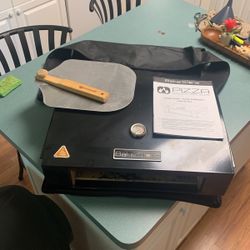 Bakerstone pizza oven for on top of the grill