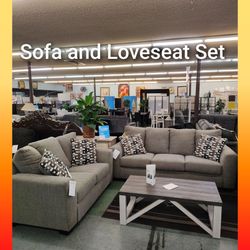 🥰 Sofa and Loveseat Set