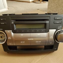 Toyota Highlander 2011 Radio And CD Player