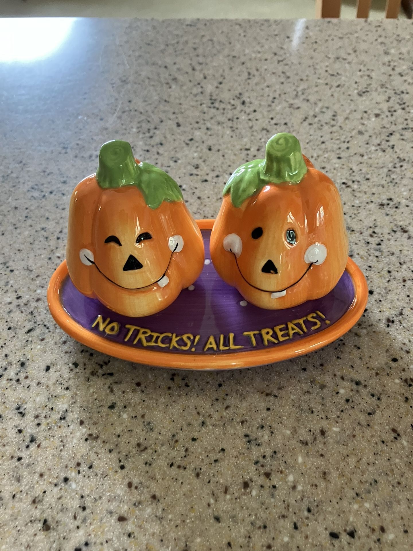 Halloween Salt And Pepper Shakers New