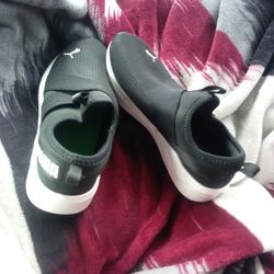 Size 9 Women Puma Shoes