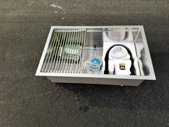 Stainless Steel Undermount Kitchen Sink with Accessories