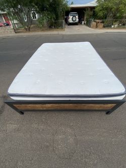 FREE DELIVERY: Queen Pillowtop Bed