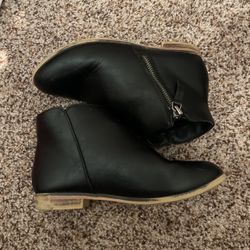 Cat & Jack Boots Size 2