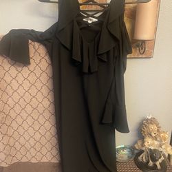 ✨✨✨Black Cold Shoulder Dress