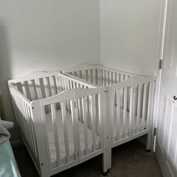 TWIN CRIB WITH WITH FIRM MATTRESS 